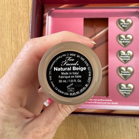 Too Faced Foundation Born This Way 1 fl oz Natural Beige - Picture 3 of 4